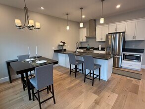 42 O'Neil St in South Portland, ME - Building Photo - Building Photo