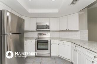 8055 Wooden Dr in Spring Hill, FL - Foto de edificio - Building Photo