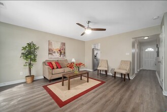 155 Delmar Ln in Newport News, VA - Building Photo - Building Photo