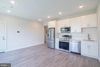 2649 Titan St in Philadelphia, PA - Building Photo - Building Photo