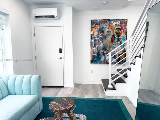 1610 Euclid Ave in Miami Beach, FL - Building Photo - Building Photo