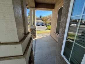 2401 Latour Ct in Modesto, CA - Building Photo - Building Photo