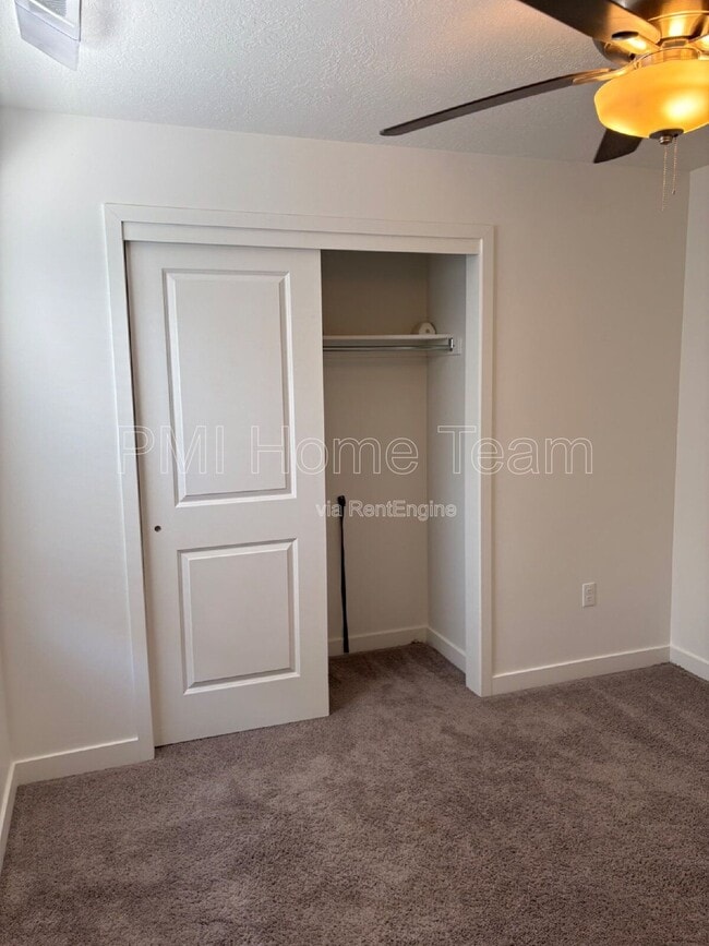 property at 1546 W Parkview Dr