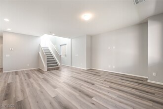 8923 W Pebble Rd in Las Vegas, NV - Building Photo - Building Photo