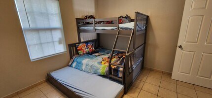 402 S 34th St in Edinburg, TX - Building Photo - Building Photo