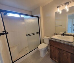 7858 28th St in White City, OR - Building Photo - Building Photo