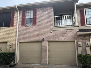 7350 Kirby Dr in Houston, TX - Building Photo - Building Photo