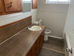 1113 S Valentine Dr in Sherman, TX - Building Photo - Building Photo