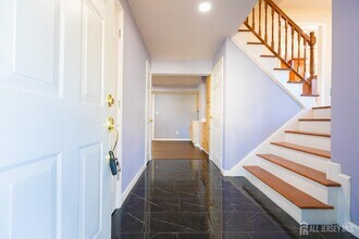 24 Rieder Rd in Edison, NJ - Building Photo - Building Photo