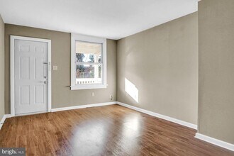 2324 Luce St in Harrisburg, PA - Building Photo - Building Photo