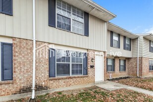 7977 Mt Hood in Dayton, OH - Building Photo