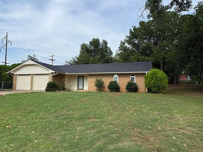 property at 1623 E McElroy Pl