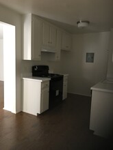 20947 Bryant St, Unit 201 in Los Angeles, CA - Foto de edificio - Building Photo
