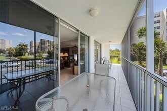 3 Bluebill Ave in Naples, FL - Building Photo - Building Photo