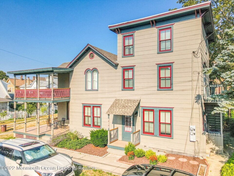 14 New York Ave in Ocean Grove, NJ - Building Photo
