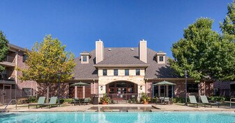 Estates at Vista Ridge Apartments in Lewisville, TX - Building Photo