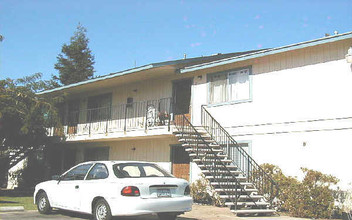 4422 E Sierra Madre Ave in Fresno, CA - Building Photo - Building Photo