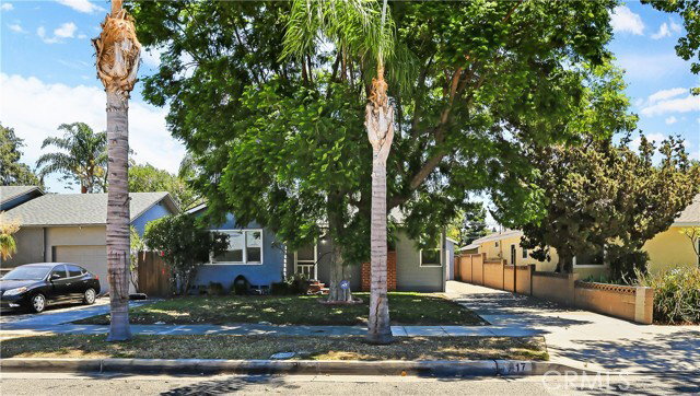 property at 417 N Citrus St