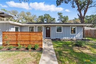 1230 Fredericksburg Rd in New Braunfels, TX - Building Photo - Building Photo