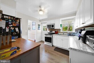 10502 Glenhaven Dr in Silver Spring, MD - Building Photo - Building Photo