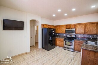 4963 Midnight Oil Dr in Las Vegas, NV - Building Photo - Building Photo