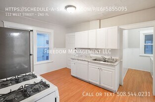 112 West St in Worcester, MA - Building Photo