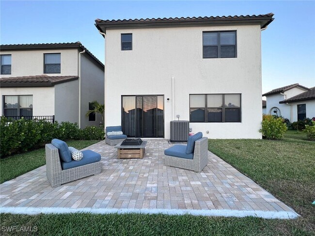 8816 Madrid Cir in Naples, FL - Building Photo - Building Photo