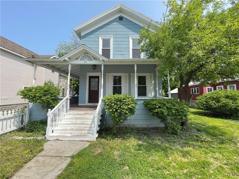 125 East Ave in Watertown, NY - Building Photo