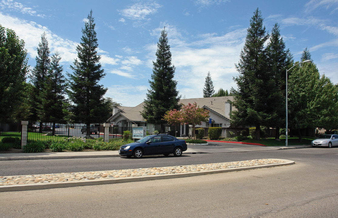 Lakes at Selma in Selma, CA - Foto de edificio