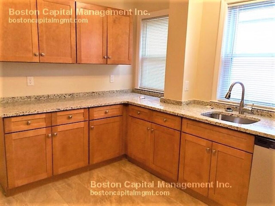 11 Belmont St, Unit 3 in Everett, MA - Building Photo