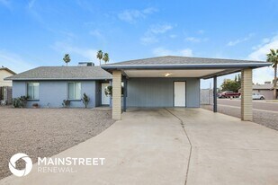 9601 N 55th Dr in Glendale, AZ - Building Photo