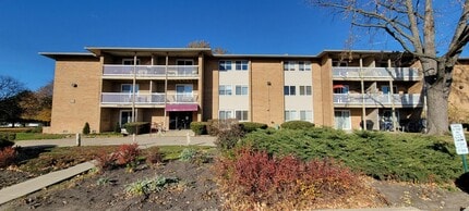 960 Beau Dr in Des Plaines, IL - Building Photo - Building Photo