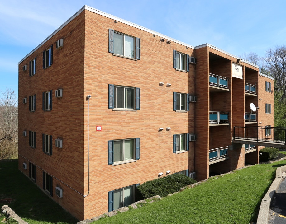 Overlook at Sunset in Cincinnati, OH - Foto de edificio