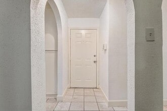 8630 Valley S Dr in Houston, TX - Building Photo - Building Photo