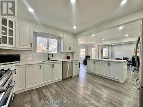 1593 Wintergrove Gardens in Mississauga, ON - Building Photo - Building Photo