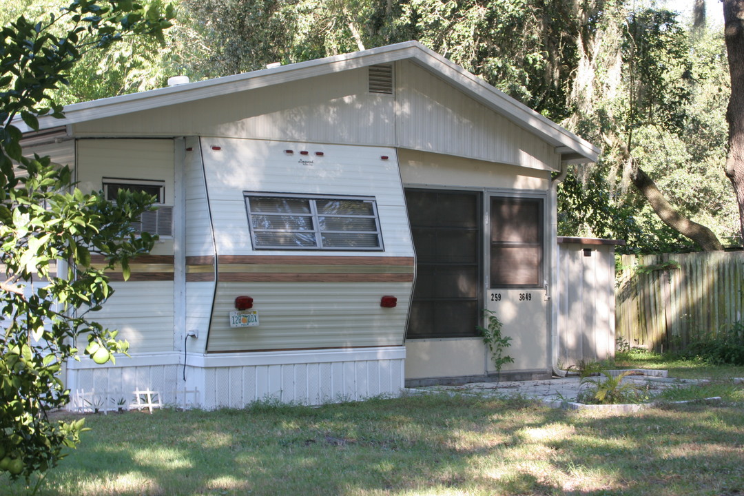 Glen Haven MH & RV Resort in Zephyrhills, FL - Building Photo