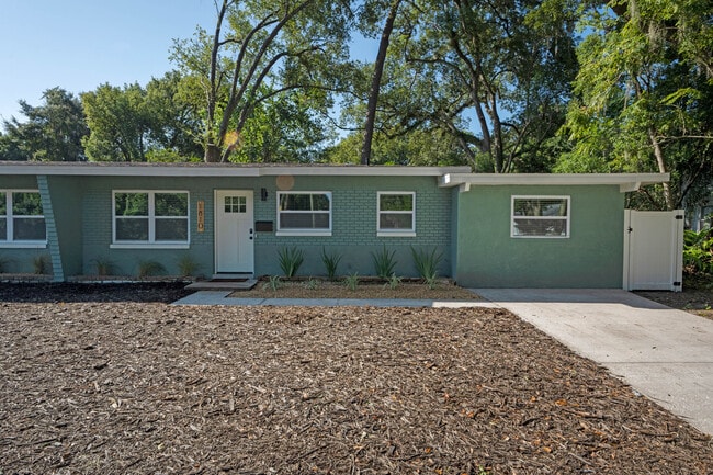 1810 E Robinson St, Unit 1812