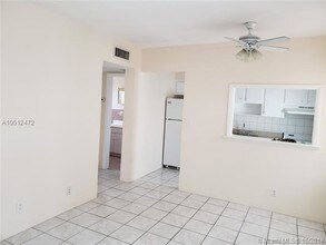 1610 Liberty St-Unit -12 in Hollywood, FL - Building Photo - Building Photo