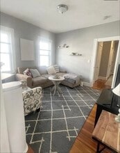 24 Belknap St, Unit 3 in Somerville, MA - Building Photo - Building Photo
