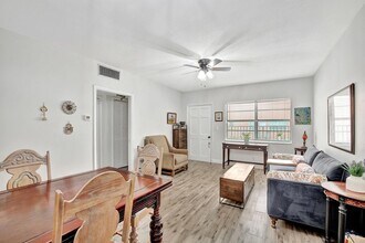 1450 N Riverside Dr, Unit 102 in Pompano Beach, FL - Building Photo - Building Photo