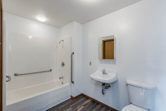 Meridian Point in Uniontown, PA - Building Photo - Interior Photo