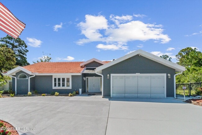 property at 10 Falls Pl