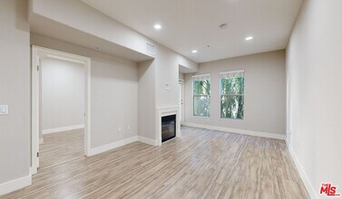 6260 W 3rd St in Los Angeles, CA - Building Photo - Building Photo