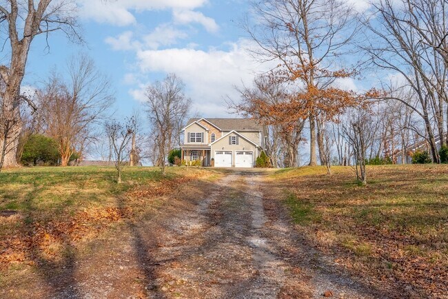 1903 E Boy Scout Rd in Clarksville, TN - Building Photo - Building Photo