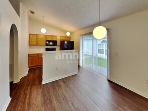 6544 Gentle Oaks Dr S in Jacksonville, FL - Building Photo - Building Photo