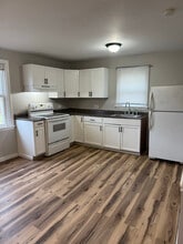 18-20-20 S Walnut St in Wauregan, CT - Building Photo - Building Photo