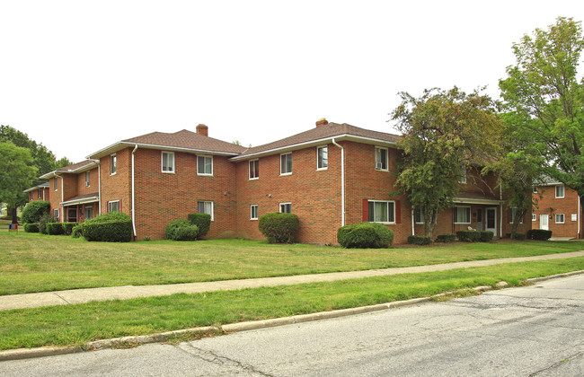 27420 Sidney Dr in Euclid, OH - Building Photo - Building Photo