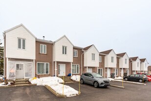 54 Du Serrurier St in Lévis, QC - Building Photo