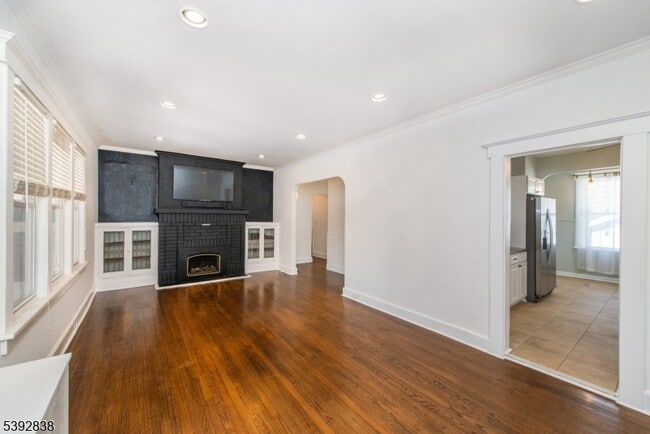 331 Diamond Bridge Ave in Hawthorne, NJ - Building Photo - Building Photo