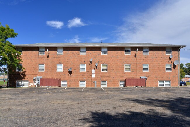 2520 Roberts Ave NW in Canton, OH - Building Photo - Building Photo